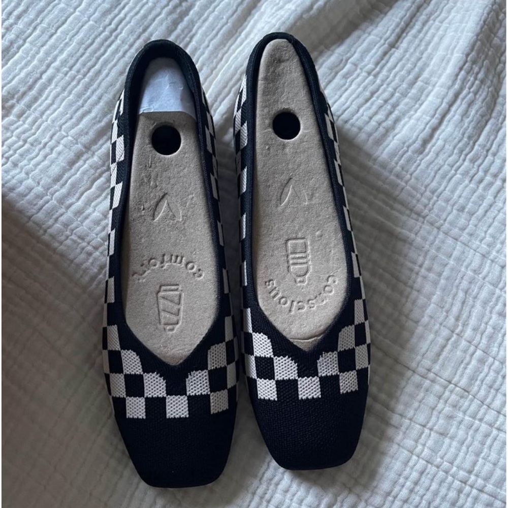 Brand New Vivaia size 9. Black white checks. Euro40.5